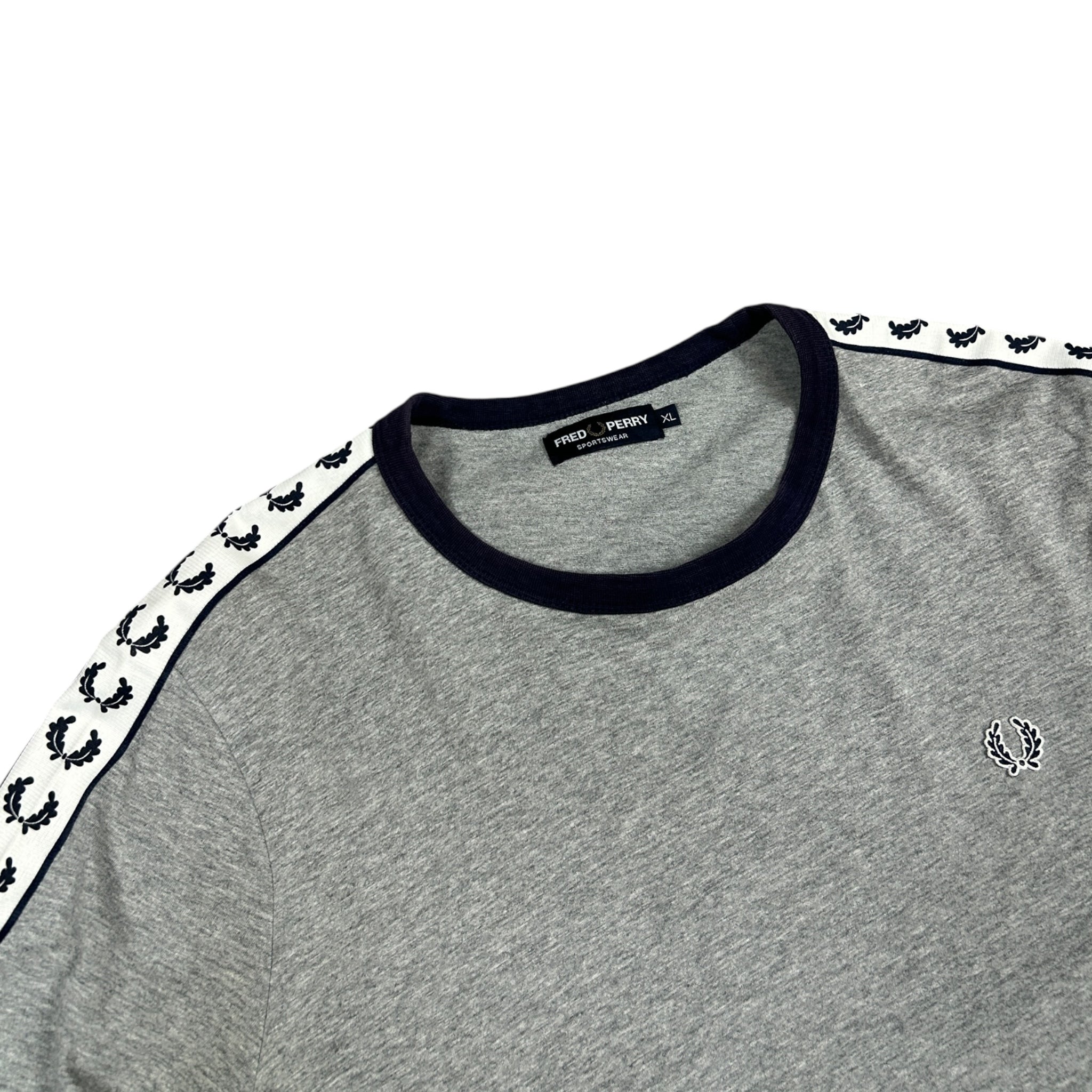 Fred Perry T-Shirt (XL)