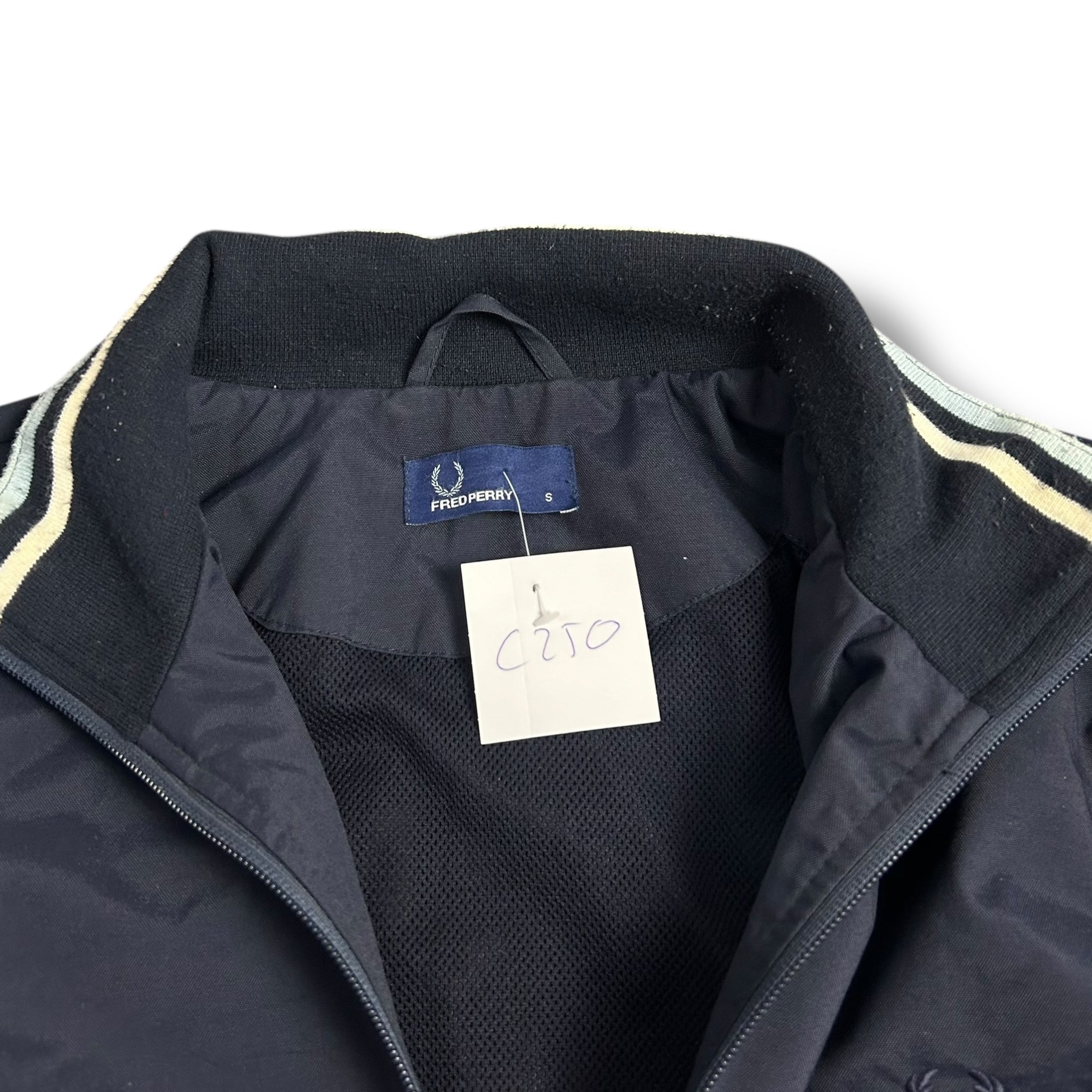 Fred Perry Jacke (S-M)