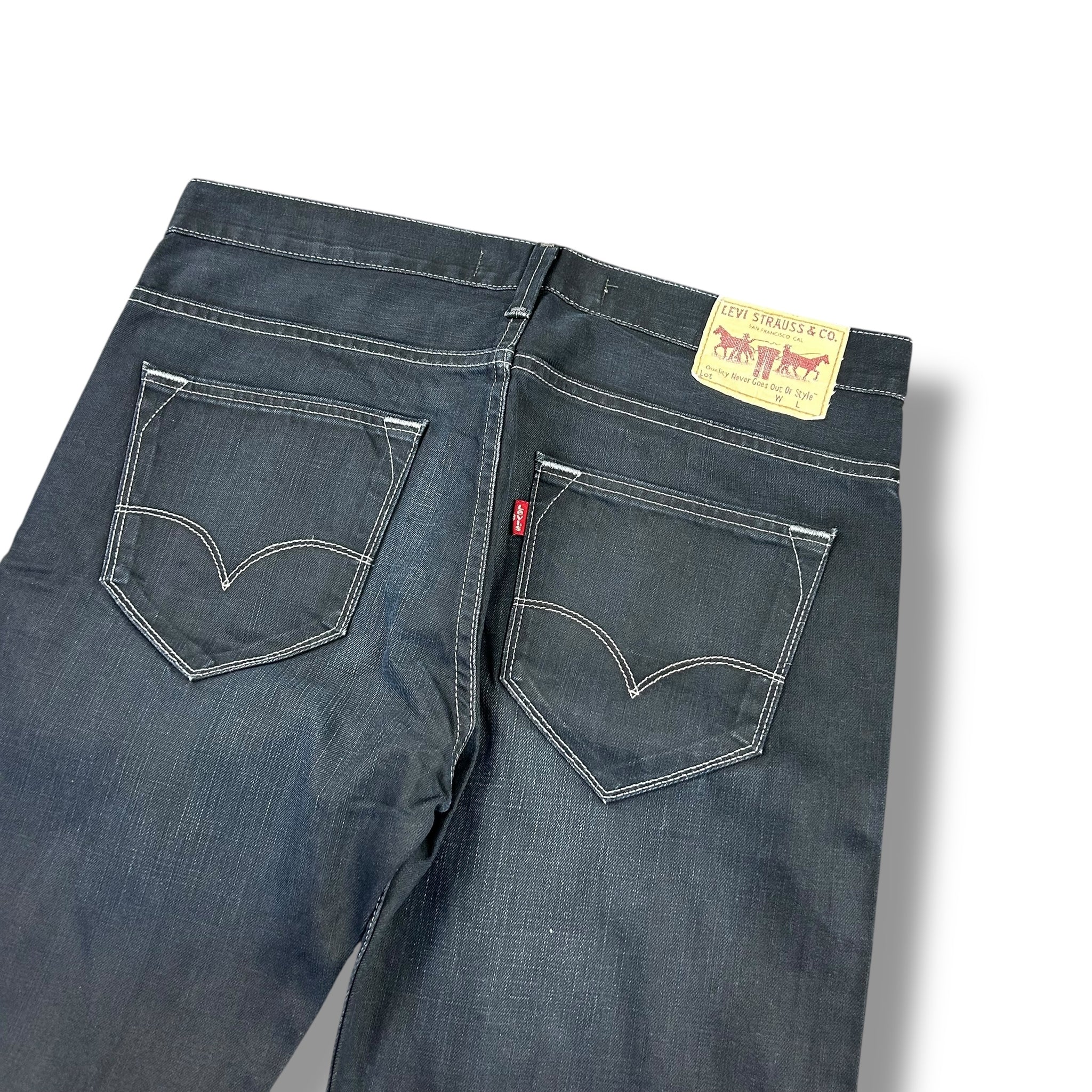 Levi’s Jeans (M-L)
