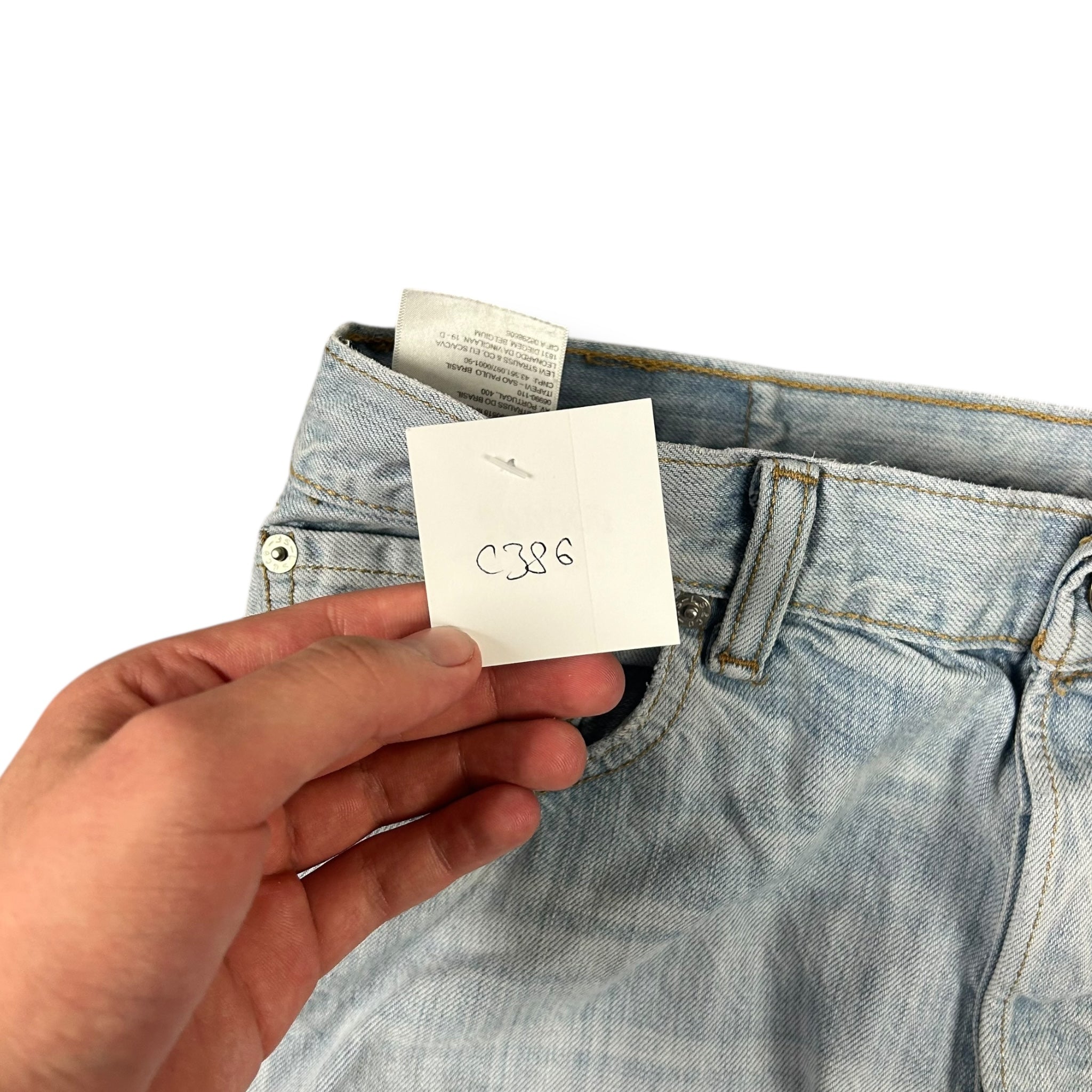 Levi’s Jeans (M-L)